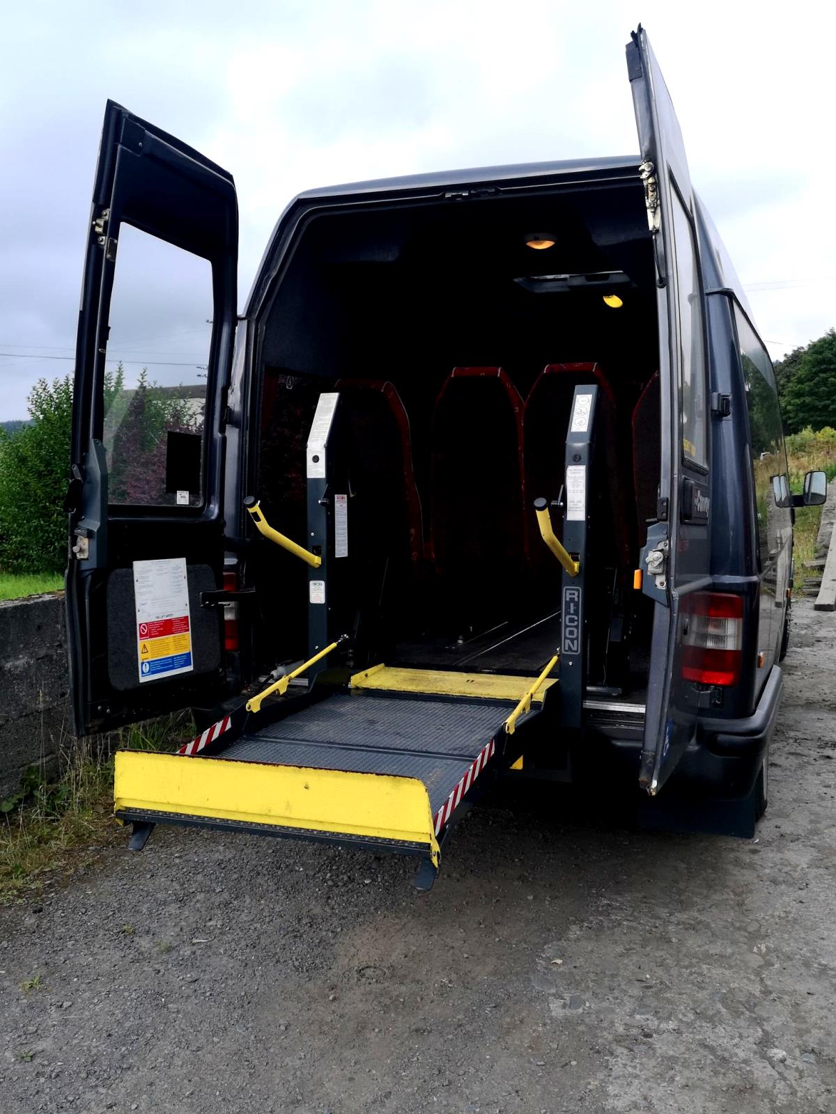 ZKG 13 Seater LDV MinibusBrodyr James Coaches For Hire
